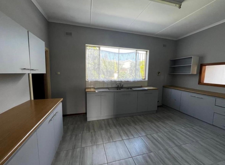 3 Bedroom Property for Sale in Heuwelkruin Eastern Cape